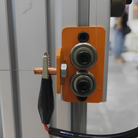 Coupe-mousse à fil chaud vertical de précision Rongchi avec commande numérique par pas pour la découpe de matériaux d'isolation PE/XLPE
