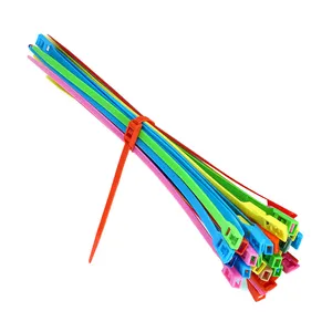 सेल्फ लॉकिंग प्लास्टिक स्ट्रैप 8*400 मिमी अनुकूलित बच्चों के इनडोर खेल का मैदान समर्पित टिकाऊ ज़िप टाई केबल टाई