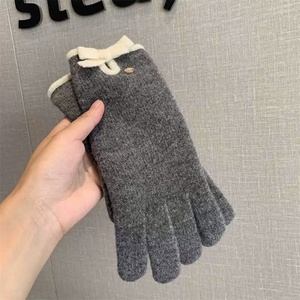 Nouveaux gants d'hiver en mélange de laine premium pour femmes, avec nœud, à deux doigts exposés, compatibles écran tactile, résistants au froid et chauds pour usage quotidien - Product Image 3