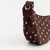 Sac de promenade pour chien en gros, sac bandoulière croissant personnalisé avec logo, ensemble harnais pour chien, fabricant OEM, porte-sac à déjections canines, pochette à friandises pour chien