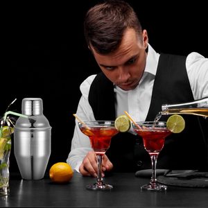 Shaker à cocktails Martini en acier inoxydable de qualité alimentaire, écologique, moderne, 550 ml, avec passoire intégrée, logo personnalisé - Product Image 5