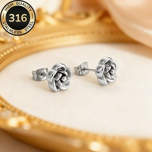 Boucles d'oreilles en acier inoxydable 316 de haute qualité, en forme de rose, élégantes, tendance, polyvalentes, petites et raffinées pour femmes. - Product Image 6