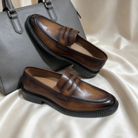 Chaussures habillées de luxe à enfiler pour hommes, mocassins en cuir à semelle épaisse, chaussures patinées personnalisées en usine, look sur mesure haut de gamme à prix d'usine