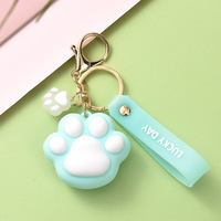 Bestseller Anime Cartoon Katzenpfote PVC-Material Modischer Schlüsselanhänger Puppe Damenschmuck Geschenk Handykette