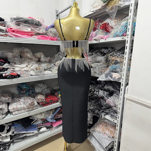 Nuovo <span class=keywords><strong>Abito</strong></span> da Festa <span class=keywords><strong>Nero</strong></span> Sexy di Lusso 2025 con Frange e Diamanti, <span class=keywords><strong>Spacco</strong></span> e Senza Spalline - Product Image 3