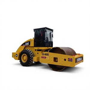 CAT CS683E: Dominando la compactación de tierras con 182 HP de potencia, 30 Hz de fuerza y capacidad para pendientes del 50% para profesionales. - Product Image 1