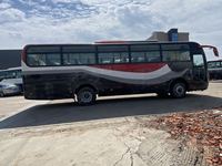 Entraîneur remis à neuf Bus avant 70 sièges Bus double porte de luxe Bus d'occasion avec 55 70 sièges