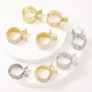 KUACHI vente en gros <span class=keywords><strong>de</strong></span> nouvelle pince à cheveux en métal dorée pince à cheveux <span class=keywords><strong>queue</strong></span> <span class=keywords><strong>de</strong></span> <span class=keywords><strong>cheval</strong></span> brillante strass perle griffes <span class=keywords><strong>de</strong></span> cheveux en métal pour les femmes - Product Image 4