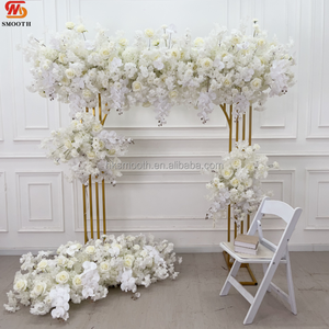 ชุดดอกกุหลาบสีแดงสวยหรู พร้อมใบไม้สีเขียว สำหรับตกแต่งงานแต่งงาน - Product Image 5