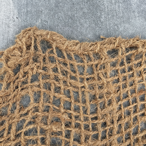 Rollo de red de coco al mejor precio, red de fibra de coco natural, rollos de malla de fibra sostenible, red de control de erosión del suelo - Product Image 1