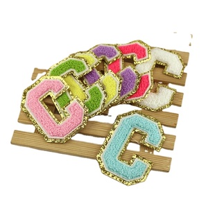 Venta al por mayor Diy toalla bordado alfabeto inicial brillo Varsity carta parches hierro en Chenille colorido hierro letras parches - Product Image 4