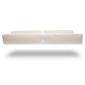 Cuscino fasciatoio impermeabile in cotone organico sagomato - Product Image 2