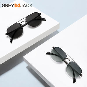 Gafas de sol unisex Grey Jack con montura metálica, protección UV400 negra, tipo 3 lentes para conducir y estar a la moda - Product Image 4
