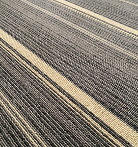 Dalles de moquette faciles à installer et à nettoyer pour la décoration intérieure des bureaux, des salles de banquet, des hôtels, moquettes commerciales en PP - Product Image 3