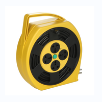 Enrouleur de câble rétractable avec multiprise mâle BS et multiprise femelle IEC, câble multi-prises 110V/220V, longueur personnalisable pour usage extérieur