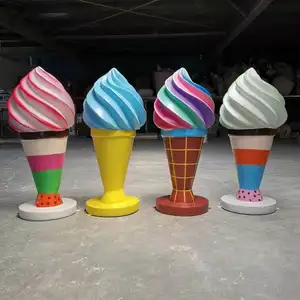 Estatua de cono de helado de instalación, accesorios de fiesta de tierra de caramelo, silla de helado de exhibición y proveedor de mesa