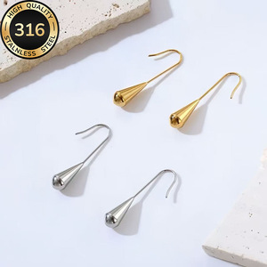 Pendientes de acero de titanio con diseño de gota de agua, estilo europeo y americano, sencillos, con borlas largas para mujer. - Product Image 3