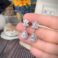 Anting-anting kancing menjuntai wanita, anting-anting lapis tembaga lapis perak modis tetesan air kubik zirkonia menjuntai, Perhiasan untuk pernikahan pengantin wanita