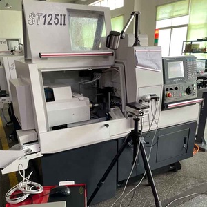Torno Automático CNC de Cabezal Deslizante SM125 Estilo Suizo, Centro de Torneado y Fresado de 5 Ejes con Doble Husillo para Piezas Pequeñas de Precisión - Product Image 3