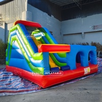 Château gonflable Funcity 5x5x4m en PVC pour location extérieure, usage commercial, garantie 2 ans, personnalisable