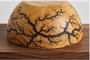 Bol de service rond en bois fait main, élégant, avec motif brûlé par électrolyse, idéal pour servir des fruits et des salades - Product Image 6