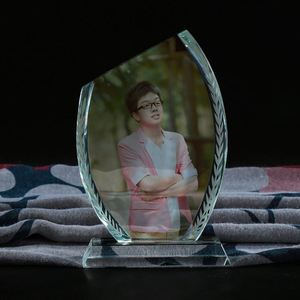 Vente en gros d'usine, cadre photo 3D en cristal fait main, écologique, impression UV personnalisée, gravure laser, trophées en verre, récompenses de mariage - Product Image 2