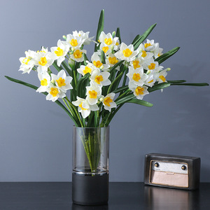 Haut de gamme intérieur en plastique jonquille fleur Bouquet réaliste tige simulé narcisse pour décor de noël faux intérieur fleur Stock - Product Image 1