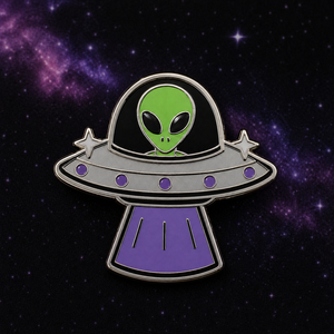 Pin de solapa metálico decorativo de alta calidad al por mayor, personalizado con diseño de OVNI alienígena, insignia para amantes de OVNI de ciencia ficción y criaturas interstelares - Product Image 3