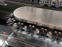 Usine de production de solutions intraveineuses entièrement automatique Remplissage de fluides IV Machine à emballer le lavage et l'étanchéité Ligne de bouteilles de perfusion IV