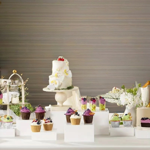 Jihong bán buôn trắng vuông Acrylic <span class=keywords><strong>Riser</strong></span> Cube Wedding party Snack giá tự chọn Acrylic trường hợp kích thước tùy chỉnh - Product Image 3