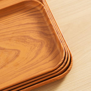 Plateau rectangulaire en PP imitation bois - Plateau de service de grande taille de qualité alimentaire pour café, desserts, thé de <span class=keywords><strong>l</strong></span>'après-midi, repas en milieu carcéral ou en milieu de vacances - Product Image 4