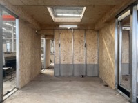 Cabine mobile modulaire, autonome, intérieur personnalisable, hébergement portable pour le camping en pleine nature