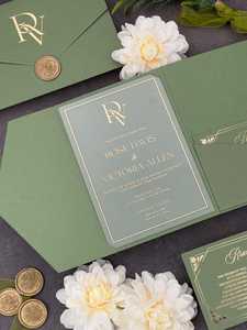 Suite d'invitation de mariage de luxe vert Pocketfold avec feuille d'or acrylique transparent et annonce élégante de carte Rsvp - Product Image 2