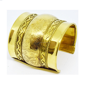 Bracelet carré multicolore pour femme, bijoux Diwali, manchette brillante couleur or, en laiton, collection USA, nouveauté décembre 2024 - Product Image 4