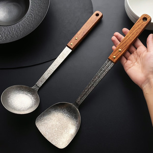 Juego de espátula y cuchara de titanio puro con mango de madera, utensilios de cocina resistentes al calor para cocinar sopa y revolver - Product Image 2