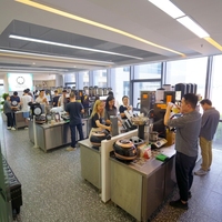 Cours de formation professionnel en préparation de bubble tea avec formules de recettes et utilisation des machines pour les propriétaires de magasins