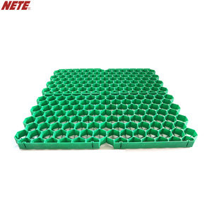 Grilles <span class=keywords><strong>de</strong></span> pavage industrielles en plastique pour gazon et <span class=keywords><strong>gravier</strong></span>, idéales pour les parkings et les applications <span class=keywords><strong>de</strong></span> drainage et <span class=keywords><strong>de</strong></span> protection des plans d'eau. - Product Image 1