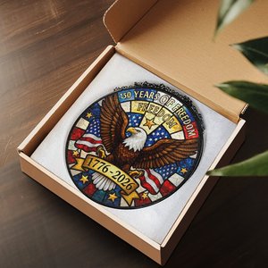Pendentif suspendu attrape-soleil en vitrail pour le 250e anniversaire des États-Unis, design Aigle de la Liberté 1776-2026 - Product Image 3
