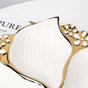 Nuovo Prodotto: Piatto Decorativo in Ceramica a Forma di Foglia, Lussuoso Portadolci Placcato Oro, Piatto Divisorio per Frutta - Product Image 4