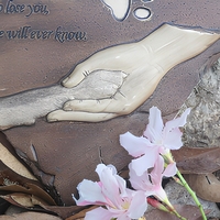Pierre commémorative pour animaux de compagnie en résine texturée rose avec empreinte de patte, marqueur de sépulture, plaque commémorative de jardin