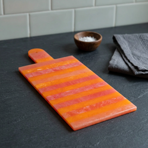 Planche à découper en résine avec poignée pour servir, idéale pour la cuisine, la pizza, le pain, le fromage, les charcuteries, les fruits et les légumes - Product Image 1