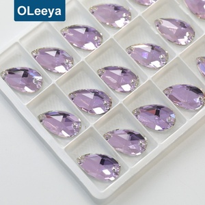 Fabricación de Pedrería de Cristal 5A de la Mejor Calidad, Forma de Lágrima, 10.5*18mm, Color Siam Claro, PS, para Coser en Prendas - Product Image 4