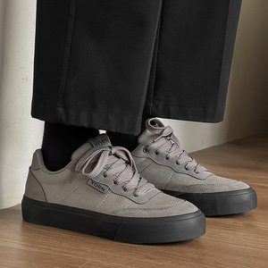 รองเท้าผ้าใบพื้นนุ่ม ไซส์ใหญ่ 39-46 มีตัวเลือกสีแดง ชมพู เขียว แบบผูกเชือก รองเท้ากีฬาลำลองสำหรับผู้ชาย - Product Image 4