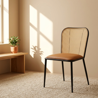 Chaise de salle à manger rembourrée personnalisable avec dossier en cannage et cadre noir, assise caramel, moderne, pour café, restaurant, hôtel, maison, bureau, salle de sport
