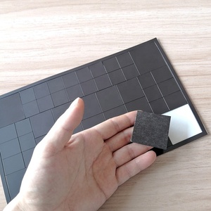 Carré de feuilles magnétiques découpées flexibles personnalisées avec support auto-adhésif - Product Image 5