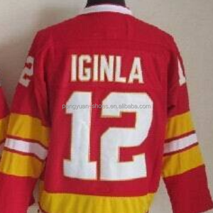 Maglia da Hockey Rossa Ricamata Stile Retrò di Theo Fleury dei Calgary, Pronta per la Spedizione - Product Image 4