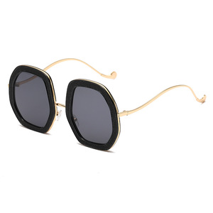 Gafas de Sol Unisex de Lujo, Extragrandes, Modernas, con Brillantes, Protección UV400, Montura Grande para Mujer, de Metal y PC - Product Image 1