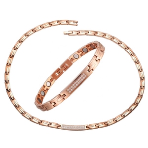 Bán Buôn Thời Trang Khắc Cá Nhân Đồ Trang Sức Thiết Lập Tinh Thể Phụ Nữ Tùy Chỉnh Tên Vàng Mạ Thép Không Gỉ Trang Sức Dây Chuyền - Product Image 1