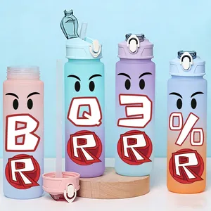 Botella Robloxs A-Z de 750 ml, gran capacidad, diseño de letras de videojuegos, para ejercicio al aire libre, color degradado, vaso de agua con pajita de plástico, vaso de plástico para beber. - Product Image 1