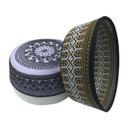 Venta al por mayor de fábrica de uso diario de los hombres de poliéster tejido de ganchillo religión musulmana sombrero de oración Islam islámico Kufi sombrero de oración
